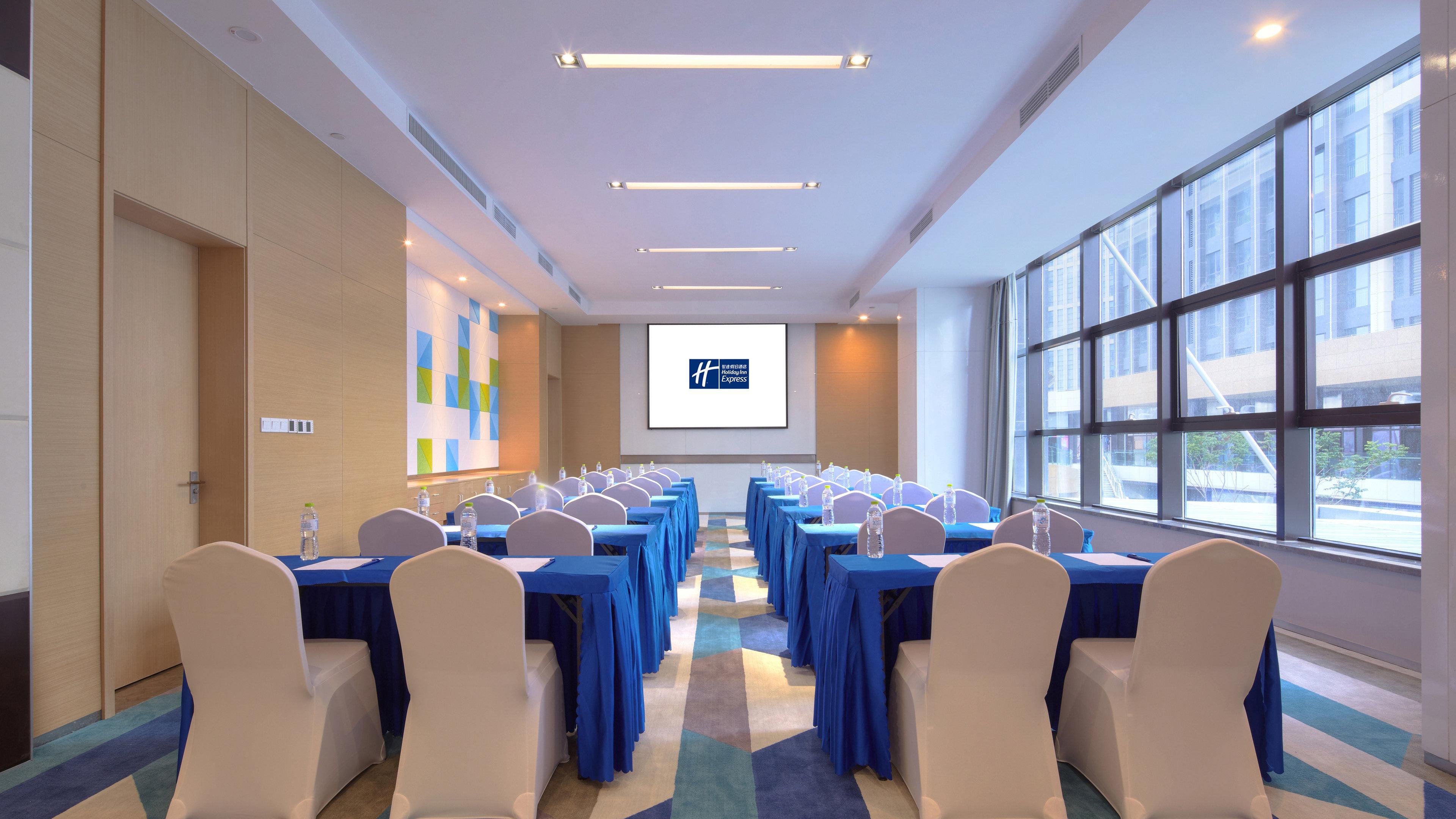 Holiday Inn Express - Qingdao West Coast By Ihg Екстер'єр фото