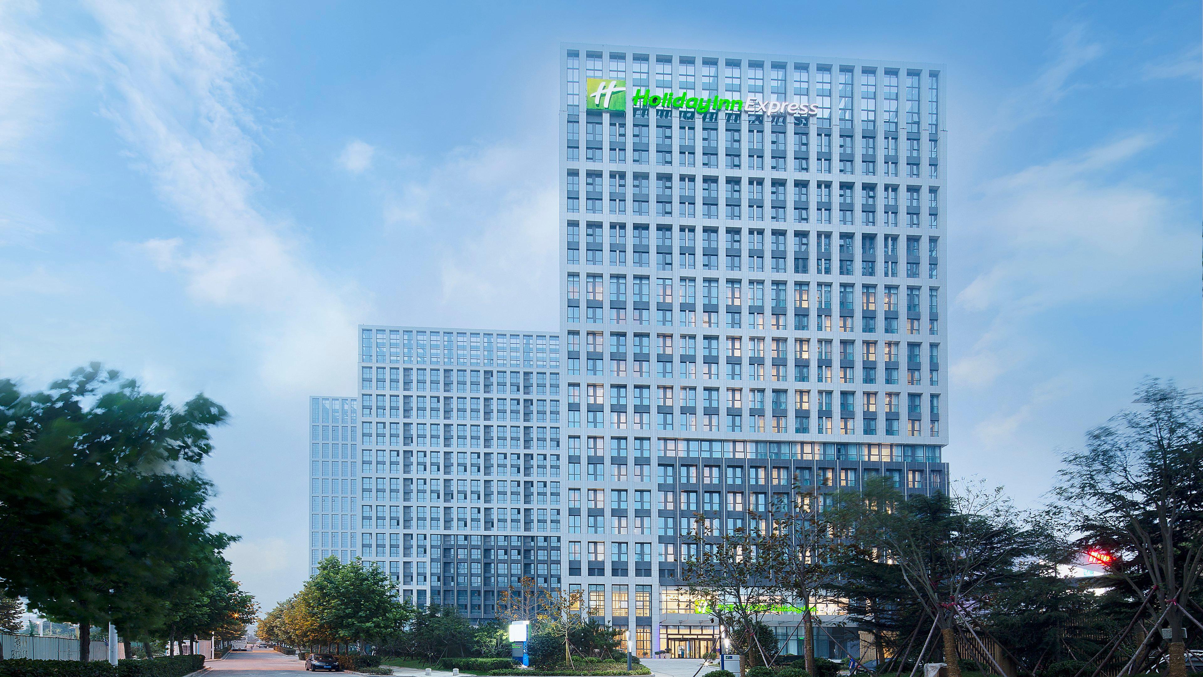 Holiday Inn Express - Qingdao West Coast By Ihg Екстер'єр фото