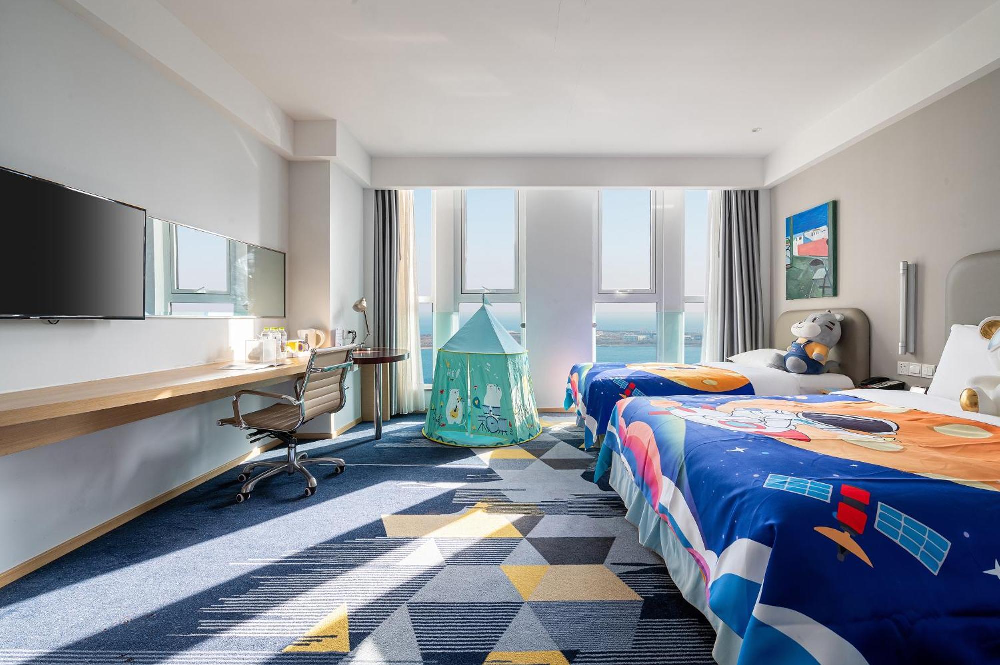 Holiday Inn Express - Qingdao West Coast By Ihg Екстер'єр фото