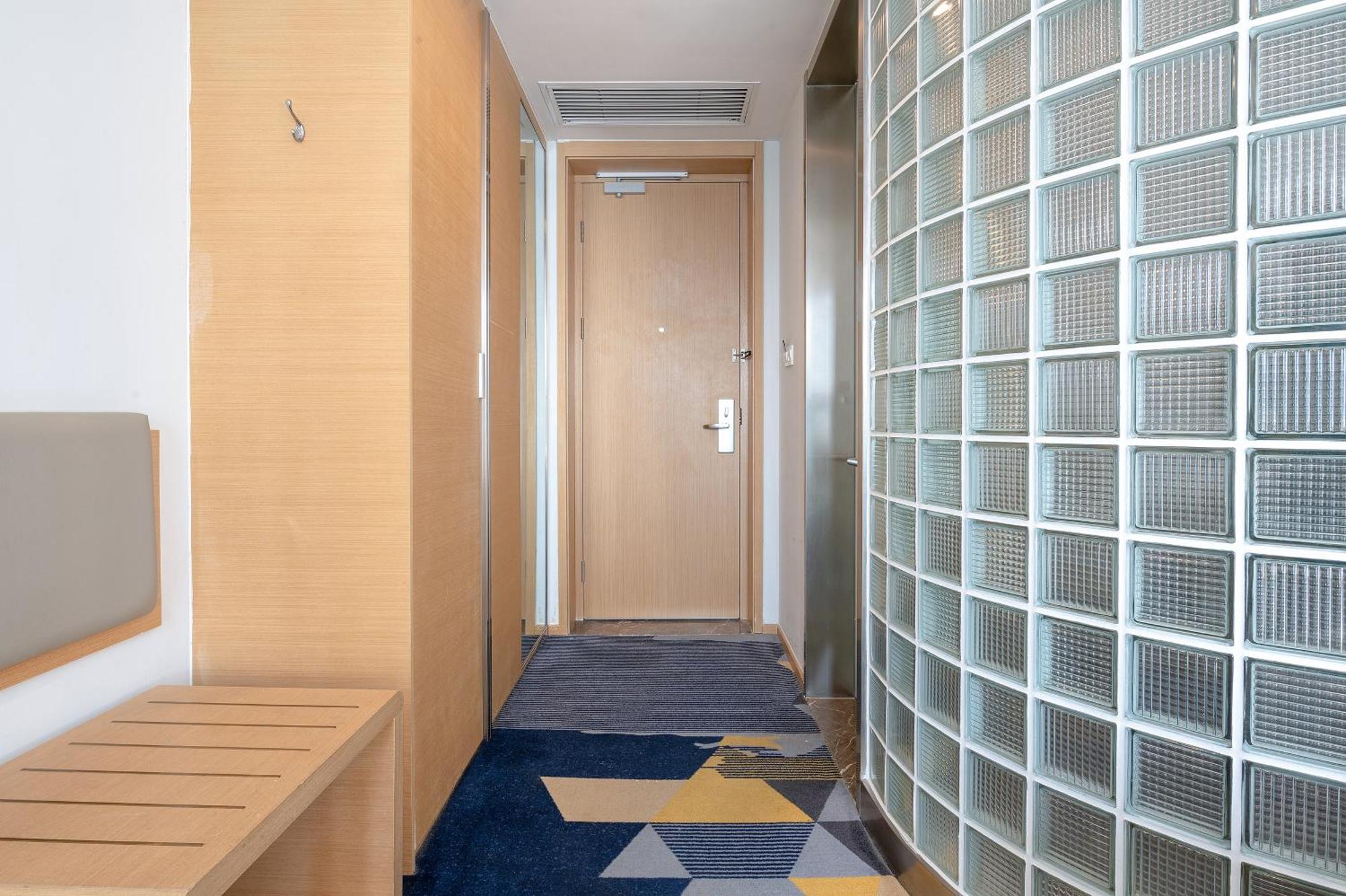 Holiday Inn Express - Qingdao West Coast By Ihg Екстер'єр фото