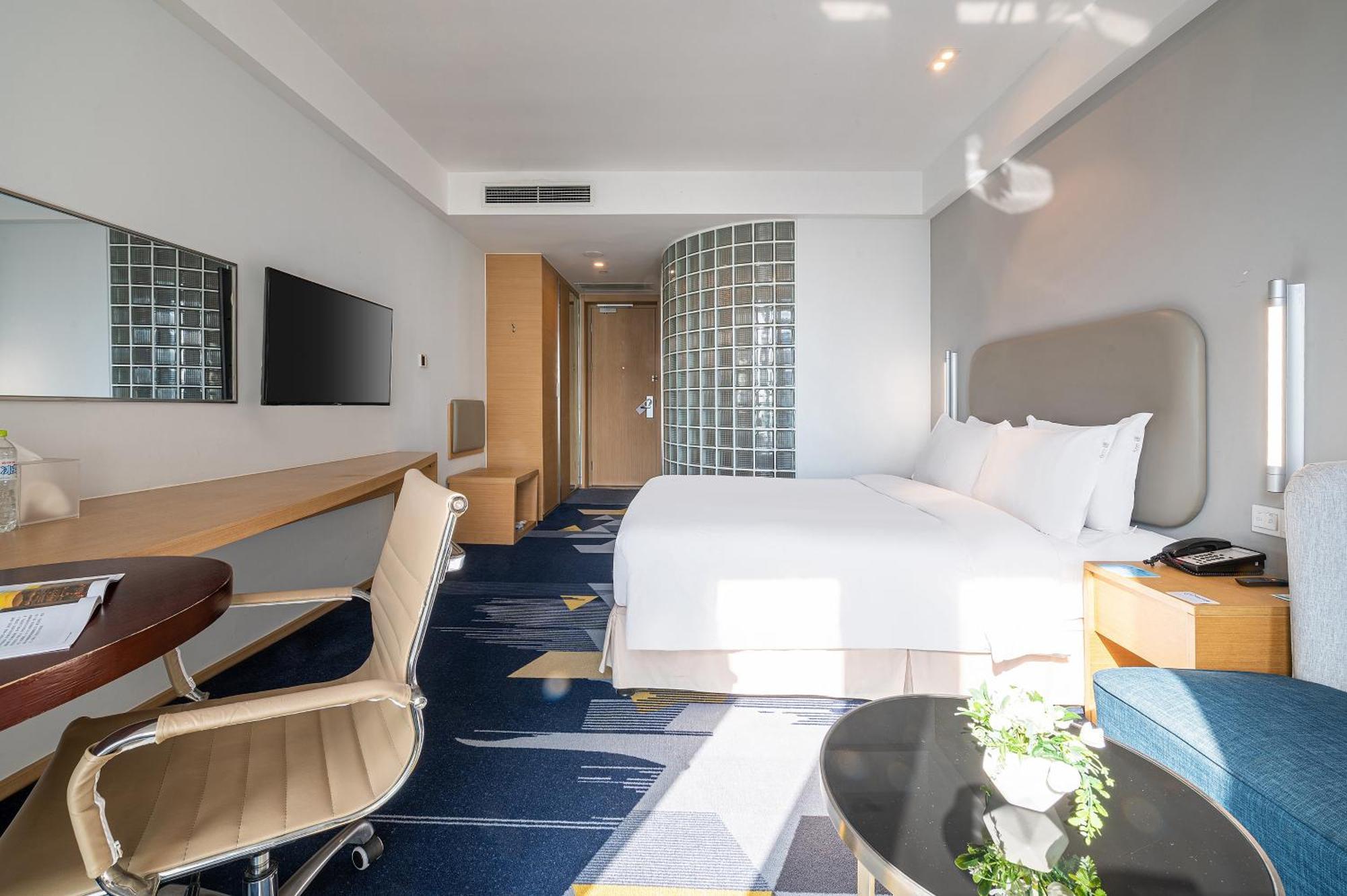 Holiday Inn Express - Qingdao West Coast By Ihg Екстер'єр фото