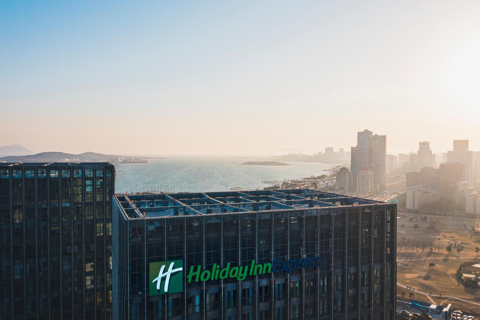 Holiday Inn Express - Qingdao West Coast By Ihg Екстер'єр фото