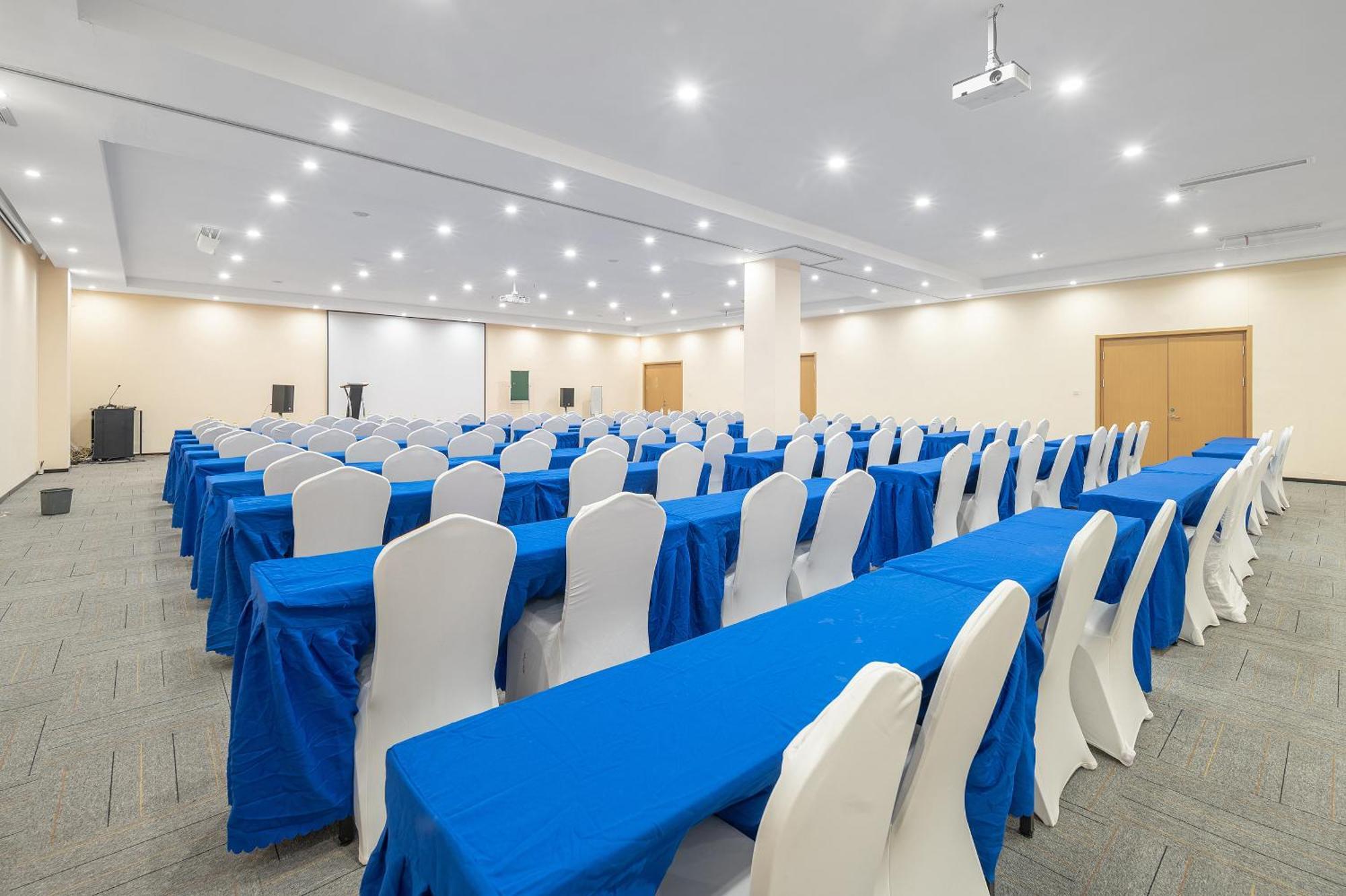 Holiday Inn Express - Qingdao West Coast By Ihg Екстер'єр фото