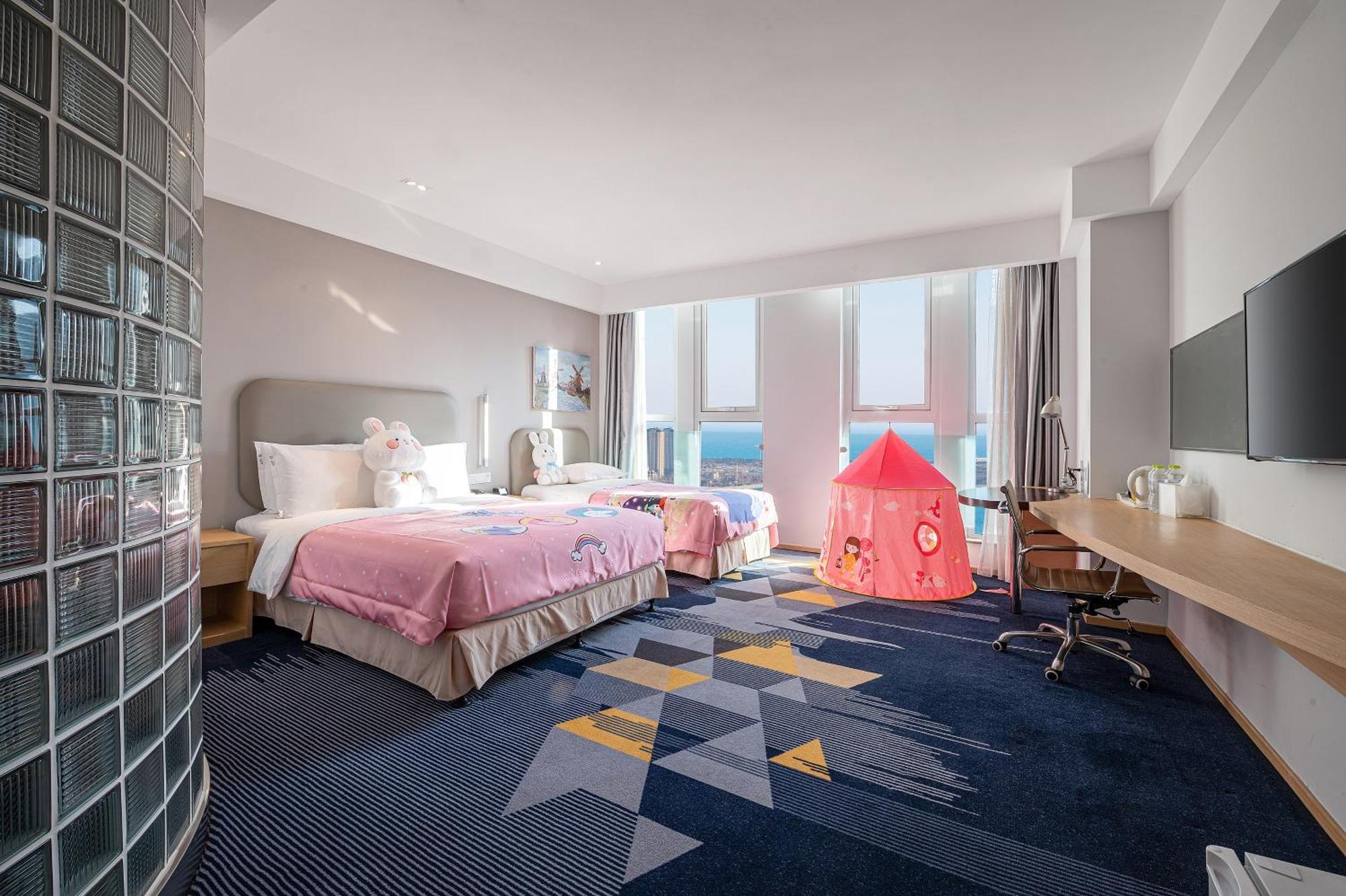 Holiday Inn Express - Qingdao West Coast By Ihg Екстер'єр фото